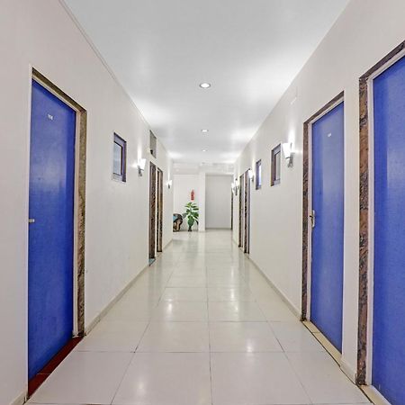 Hotel Velvet ราชโกฎิ ภายนอก รูปภาพ
